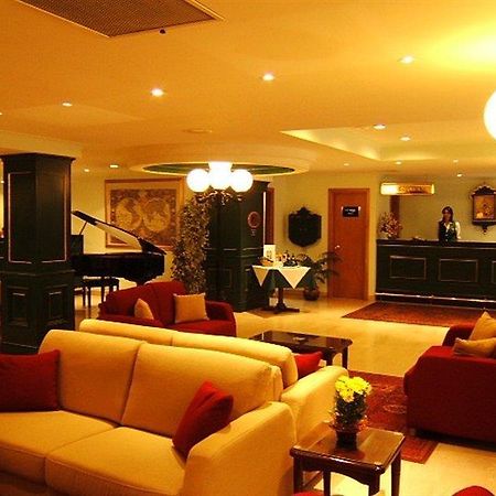 The Crown Hotel Buġibba Εξωτερικό φωτογραφία