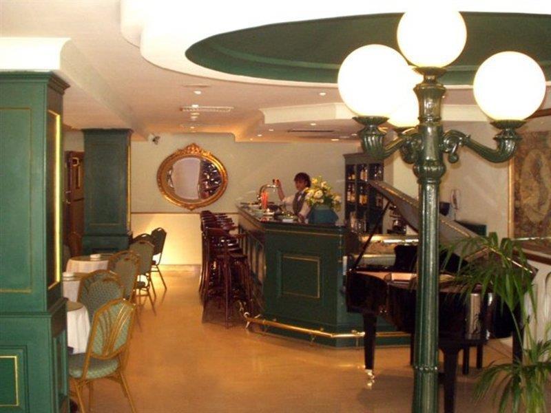 The Crown Hotel Buġibba Εξωτερικό φωτογραφία