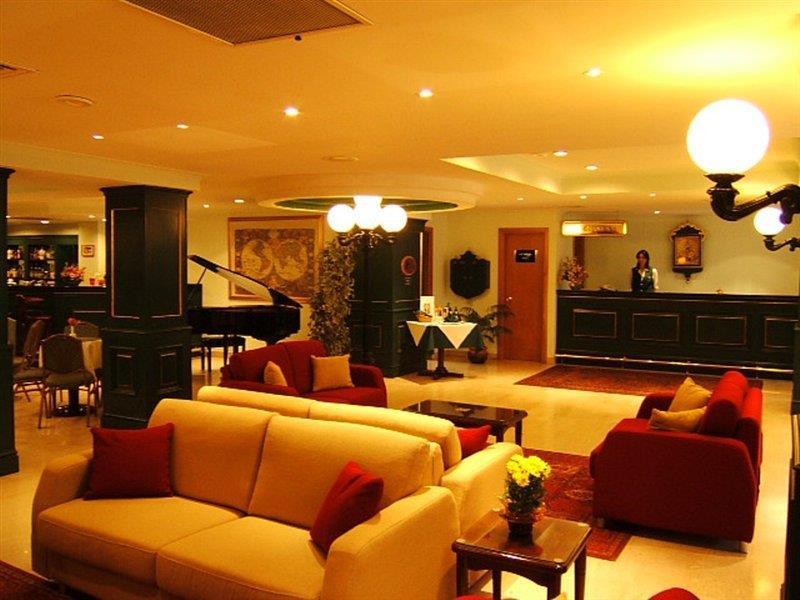 The Crown Hotel Buġibba Εξωτερικό φωτογραφία